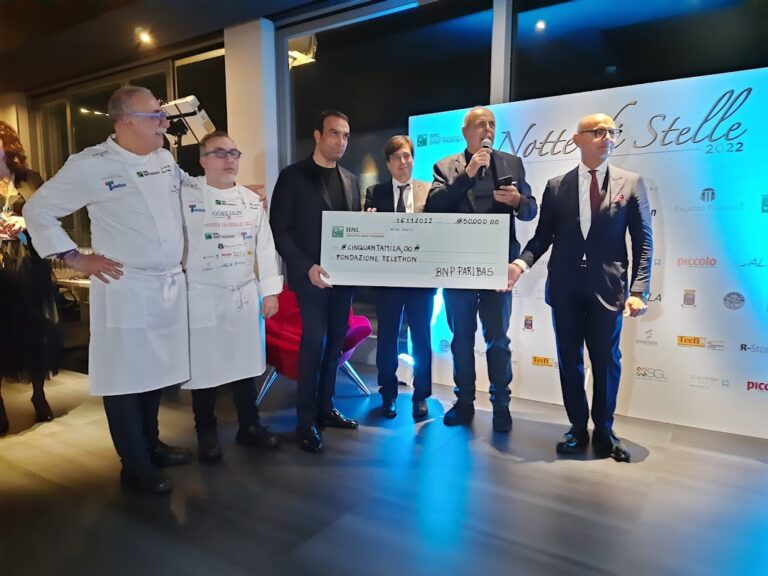 Nella “Notte di Stelle” di Palazzo Petrucci a Napoli 50 mila euro sono andati a Telethon