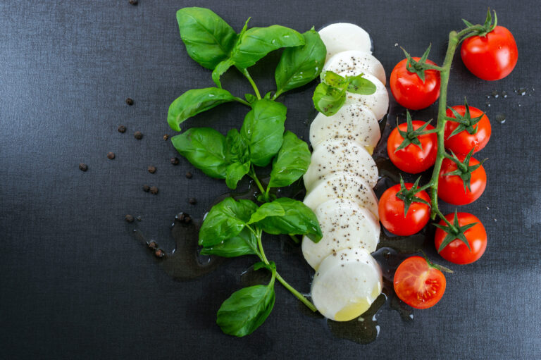 Come la mettiamo se “la cucina italiana non esiste”. Ecco un libro che fa discutere…